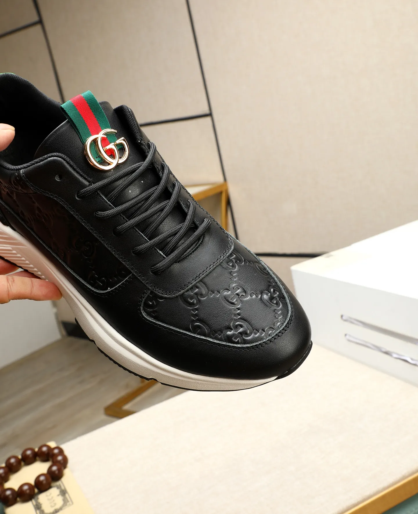 Men's shoes 💰460 GUCCI🔍🔍The latest models are on sale at the same time at the counter. Original calfskin imported from Italy, genuine leather lining, (high-end, extravagant, and classy) with exquisite workmanship. Soles: Original soles specially provided by the original factory. ⚠Exclusive double-layer movable molded soles are super comfortable⚠. Photos of the real thing🎬The real thing is even better🔍🔍"High quality·Follow the order" Code number 38-44